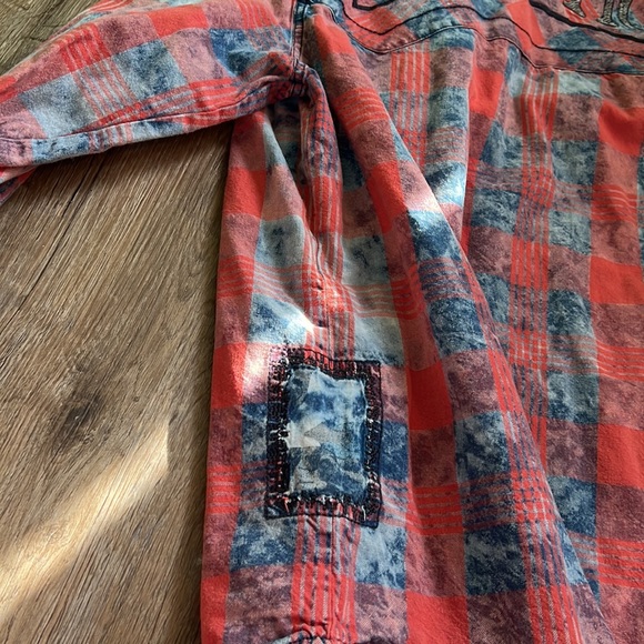 Affliction Button Up Limited Addition/Size Lg - Picture 3 of 5